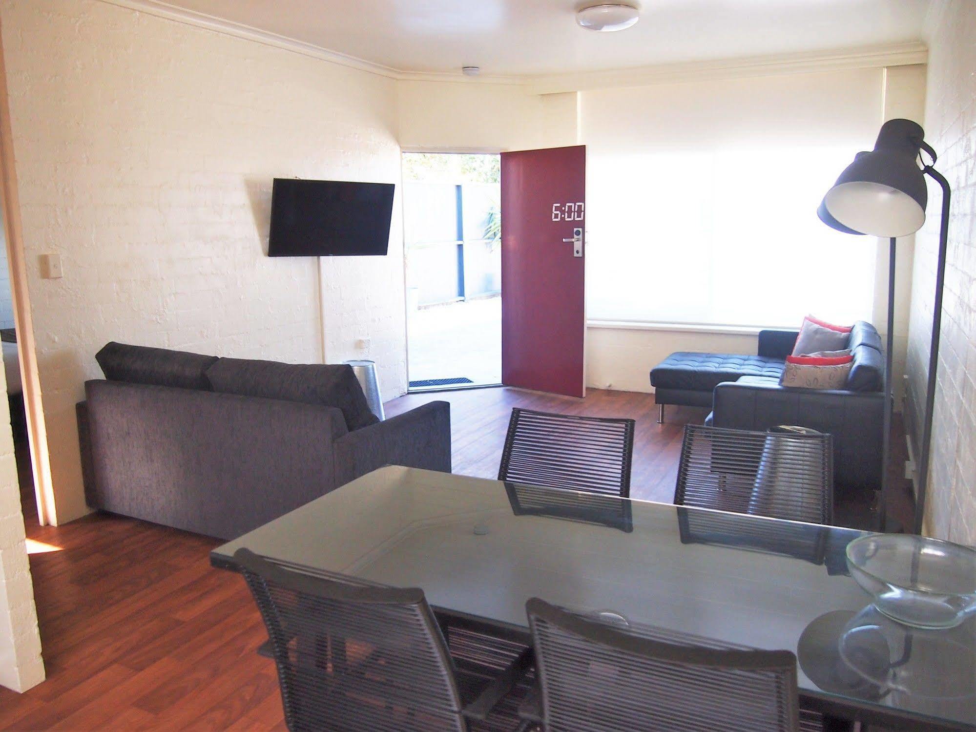 סייל Siesta Central Apartments מראה חיצוני תמונה